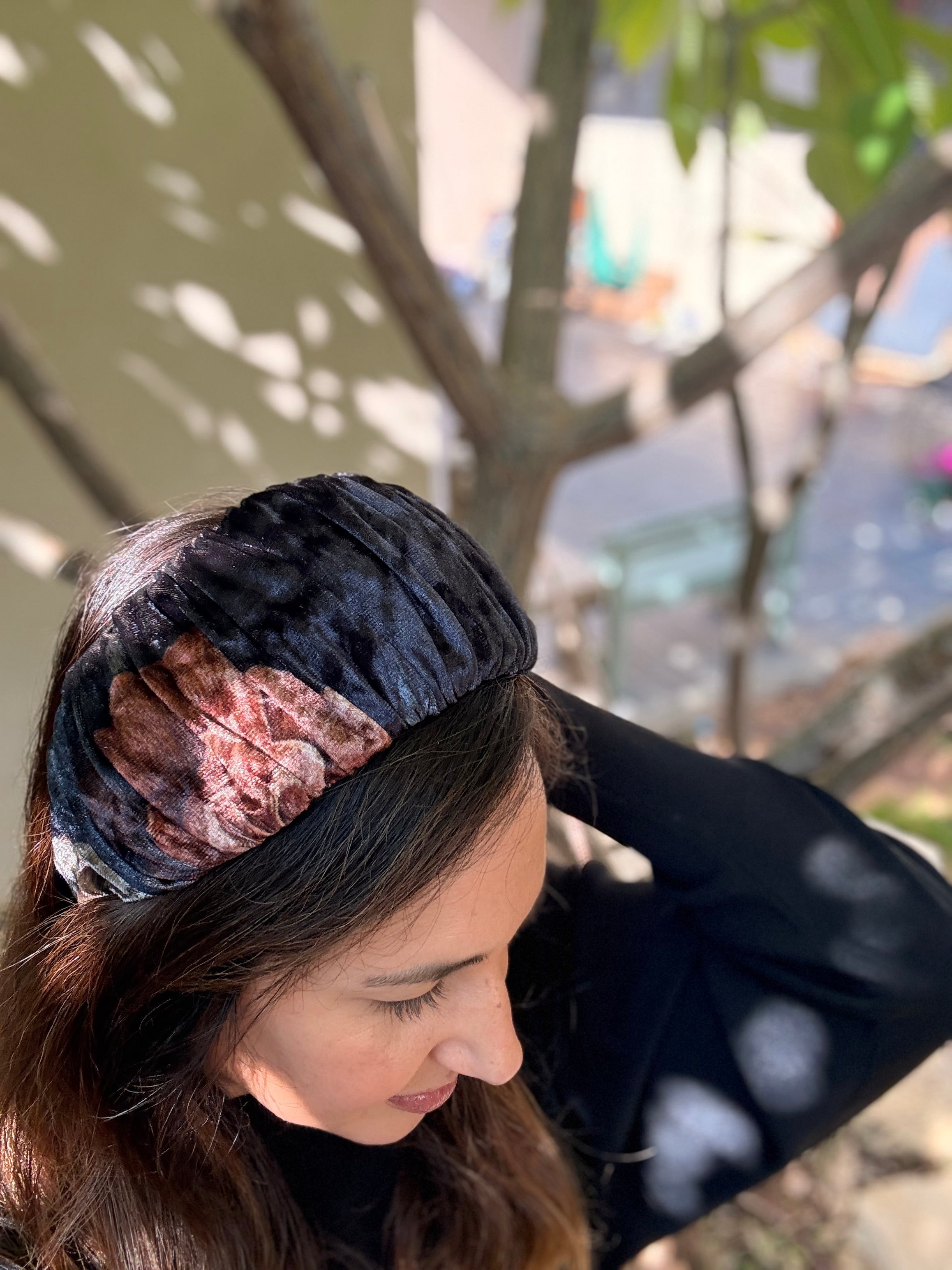 Mila Wide Velvet Headband — Deep Black