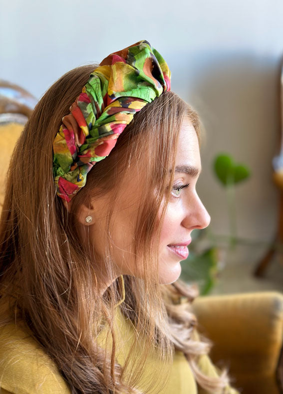 Jan Headband, Israeli Love
