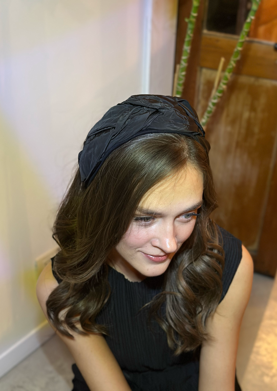 Luna, Tie-in-Back, Black