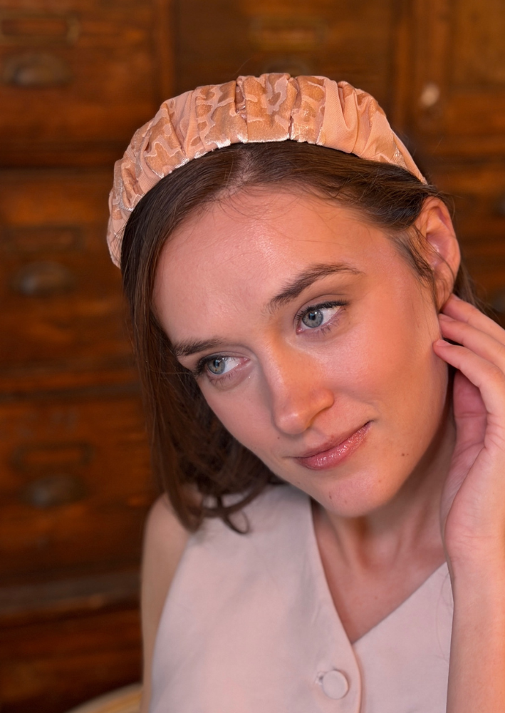 Viola Petite Velvet Headband – Nude