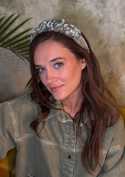Viola Petite Velvet Headband – Soft Sage Green