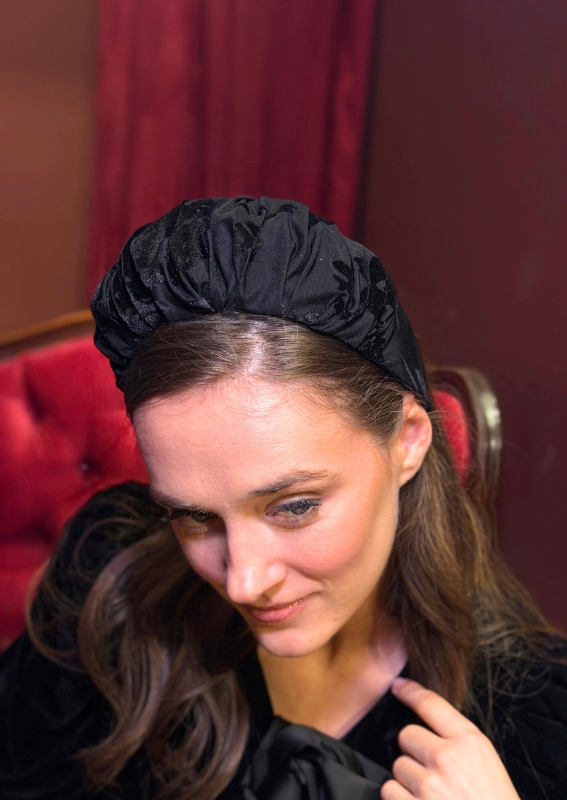 Viola Medium Velvet Headband – Black