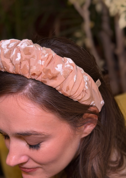 Viola Narrow Velvet Headband – Nude