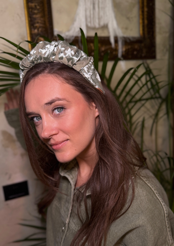 Viola Medium Velvet Headband – Soft Sage Green