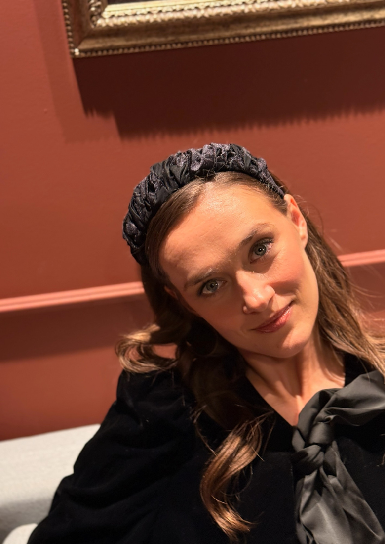 Viola Petite Velvet Headband – Black
