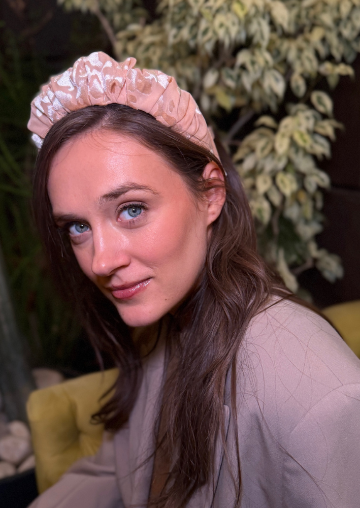 Viola Narrow Velvet Headband – Nude