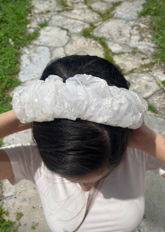 Viola headband, white floral