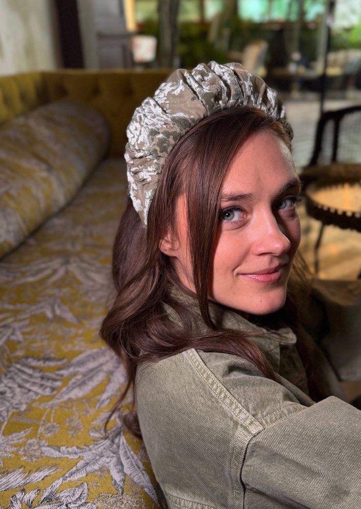 Viola Wide Velvet Headband – Soft Sage Green