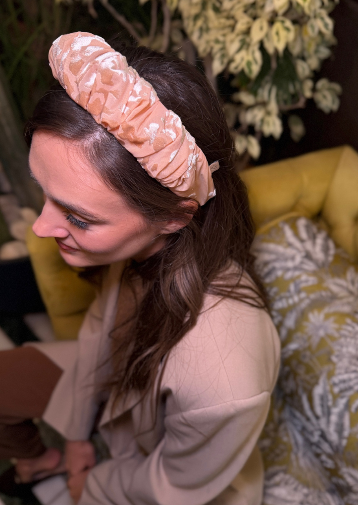Viola Narrow Velvet Headband – Nude