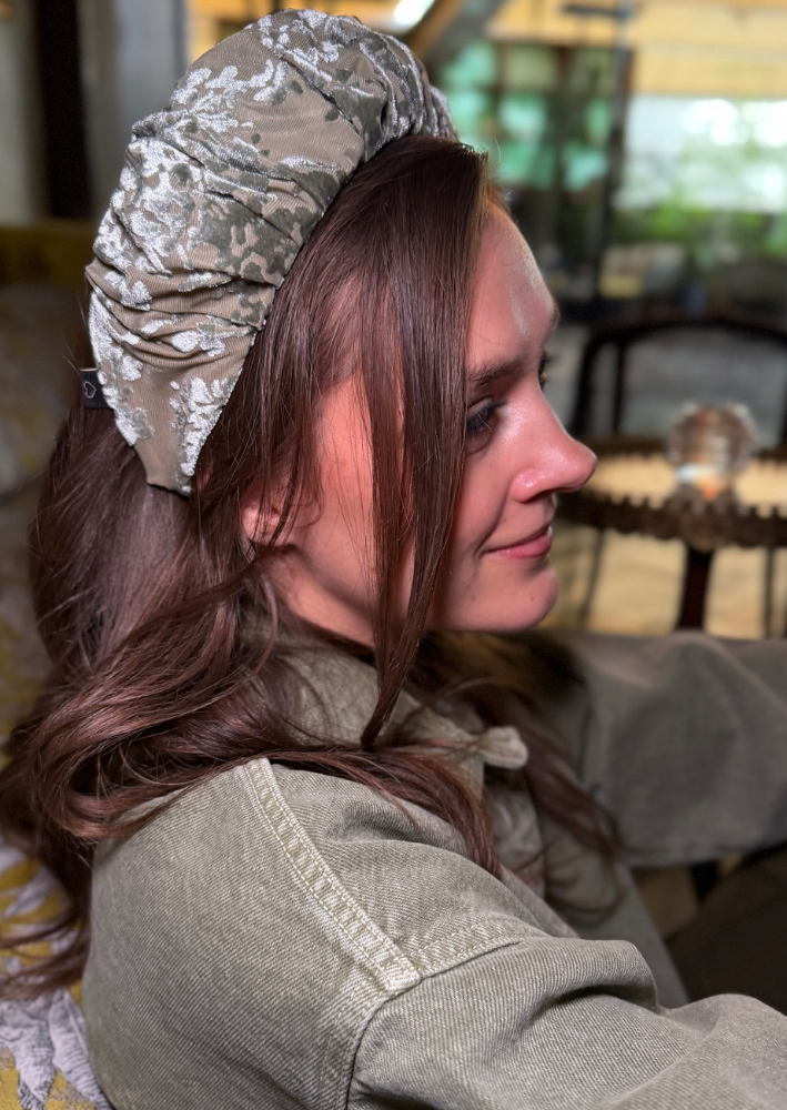 Viola Wide Velvet Headband – Soft Sage Green
