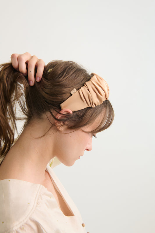 Mila Medium Headband – Wheat
