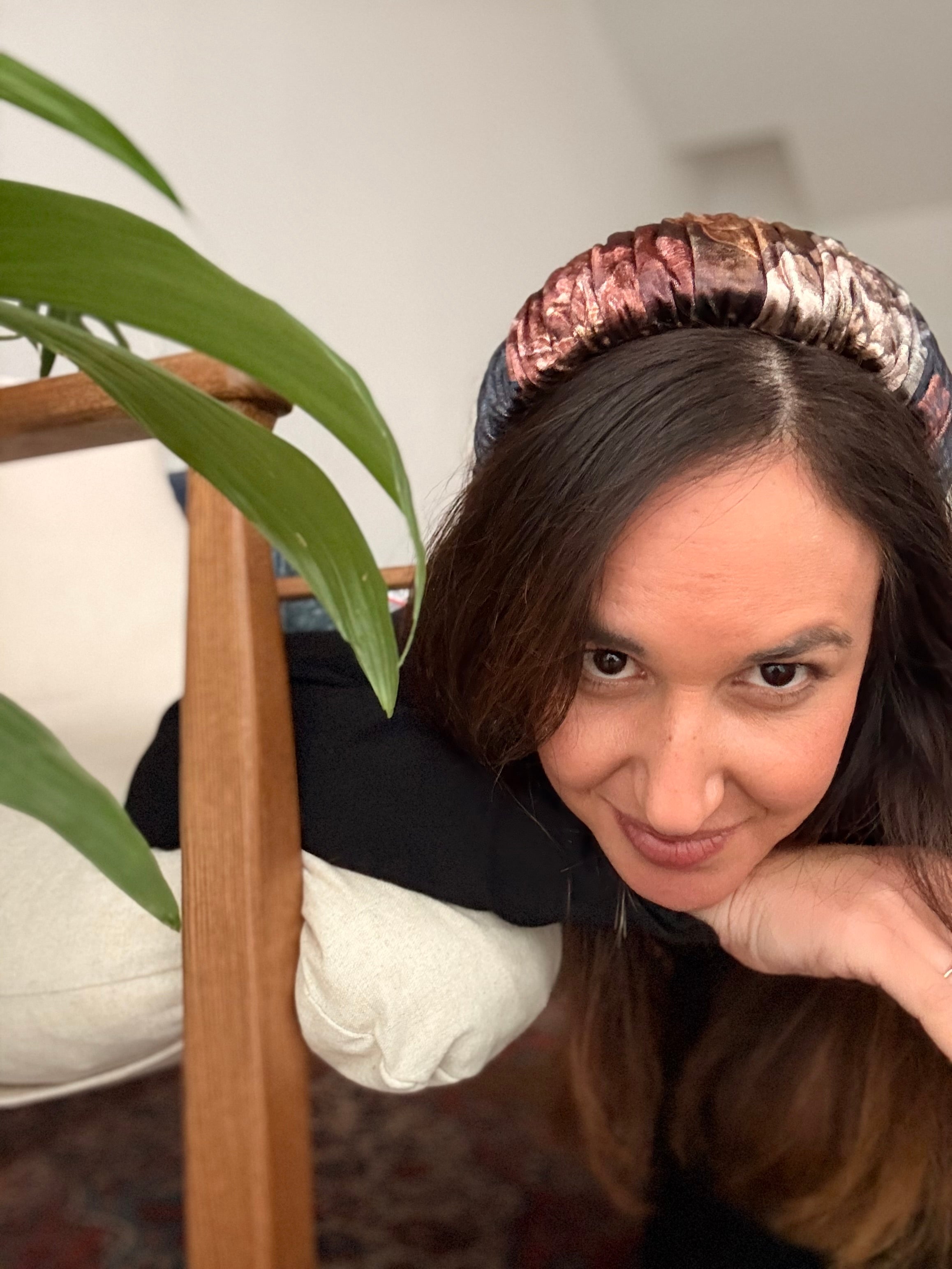 Mila Medium Velvet Headband, Deep Black